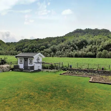 Three-bedroom Holiday In Sira