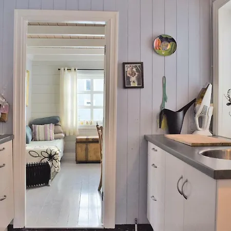 Three-bedroom Holiday In * Sira