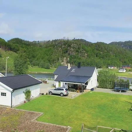 Three-bedroom Holiday In Holiday home *